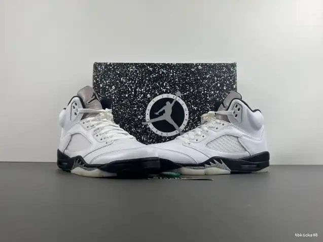 Rep TBkick JORDAN 'WHITE RETRO BLACK' DD0587-110 5 AIR 0420